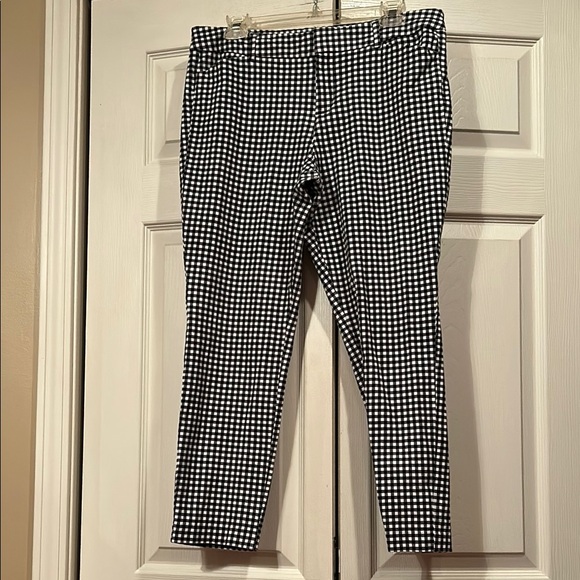 Old Navy sz 12 Pixie Ankle Pants. Black and White Checkered Pants - Picture 1 of 4